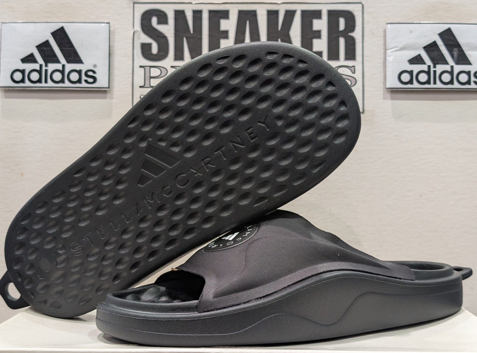 Adidas by Stella McCartney Women’s aSMC Slide – Size: 7 – JS0265 – Black – NEW !
