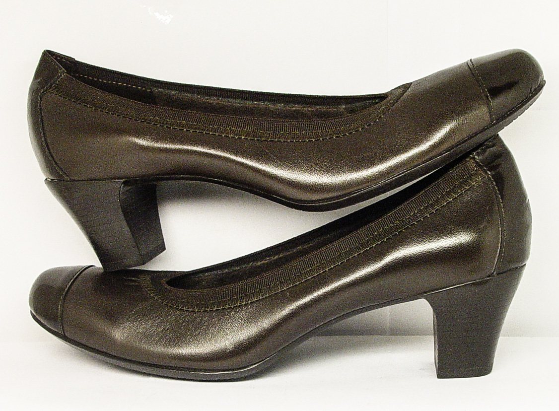 MUNRO AMERICAN SZ 6.5 M BROWN UPPER W/LATEX RUBBER BOTTOM SHOCK ABSORBING HEEL