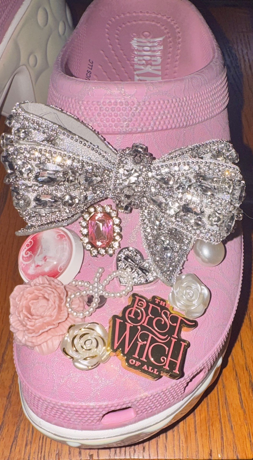 CROCS Wicked Glinda Siren Clog Women’s Size 9 with Jibbitz Pink – one of a kind