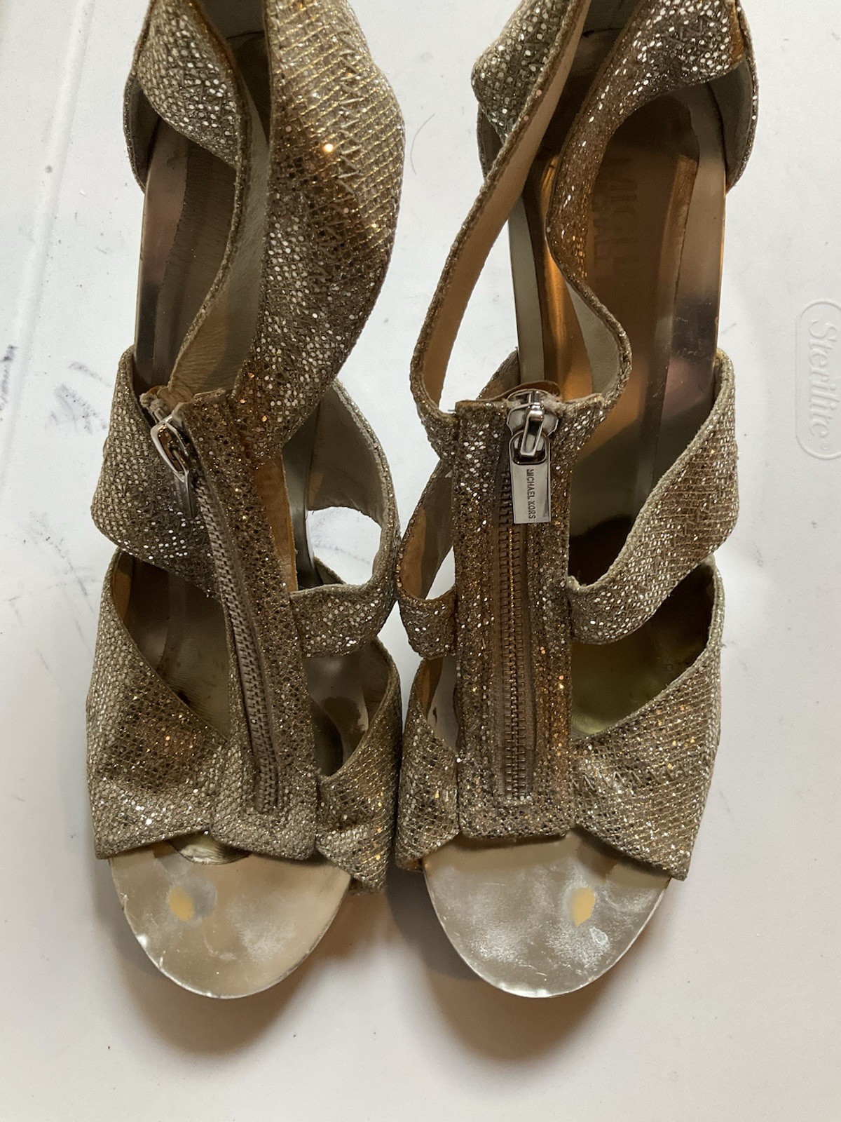 Michael Kors Berkeley T strap stiletto sandals silver shiny glitter 10 M zip