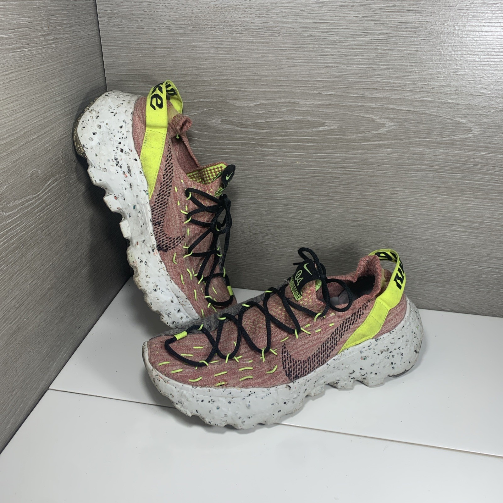Nike Space Hippie 04 Lemon Venom Red Sneakers Size 8 Women CD3476-700