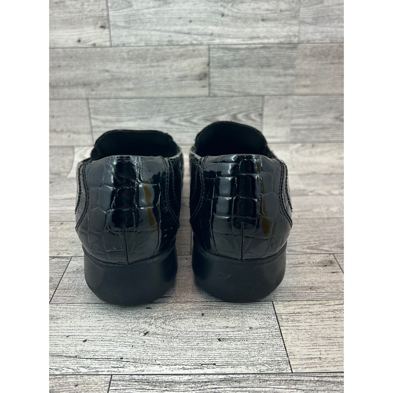 Clarks Collection Black Croc Embossed Leather Loafers Comfortable Womens 8.5M