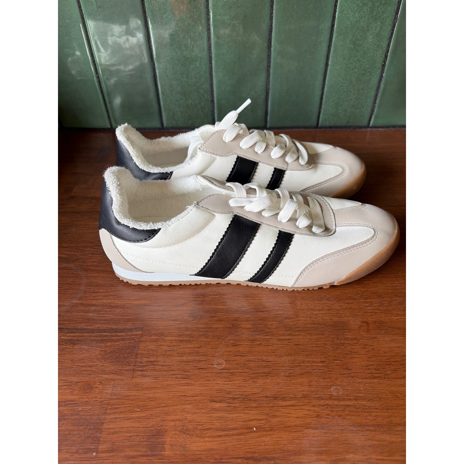 Rascal Womens White Beige Black dolce vita Stripe Low Top Sneakers Size 9