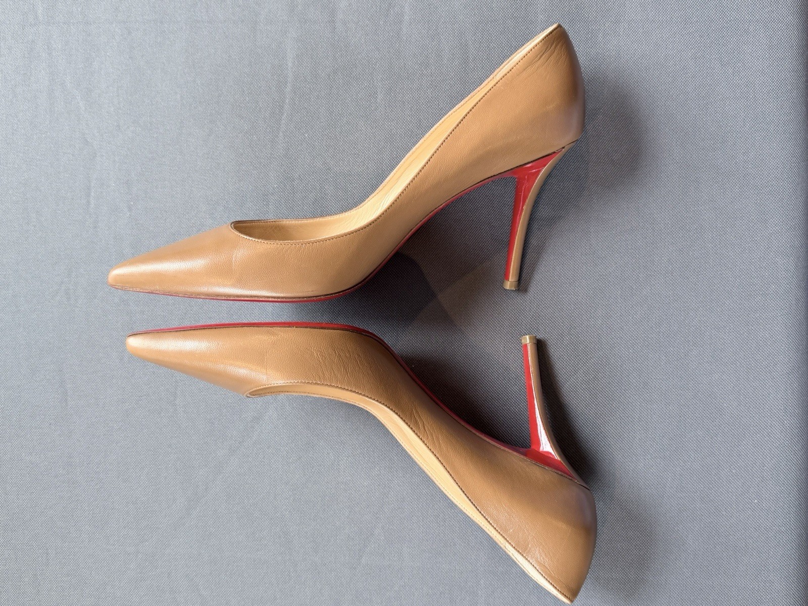 Christian Louboutin Apostrophy Pump 3.3” (85mm) in Hazelnut EU 40 US 9 with Box