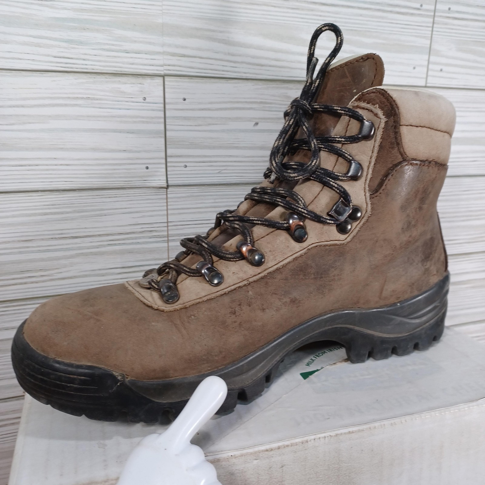 Vintage Raichle REI Boots Womens 9.5 M Distressed Mountaineering Made Hungary