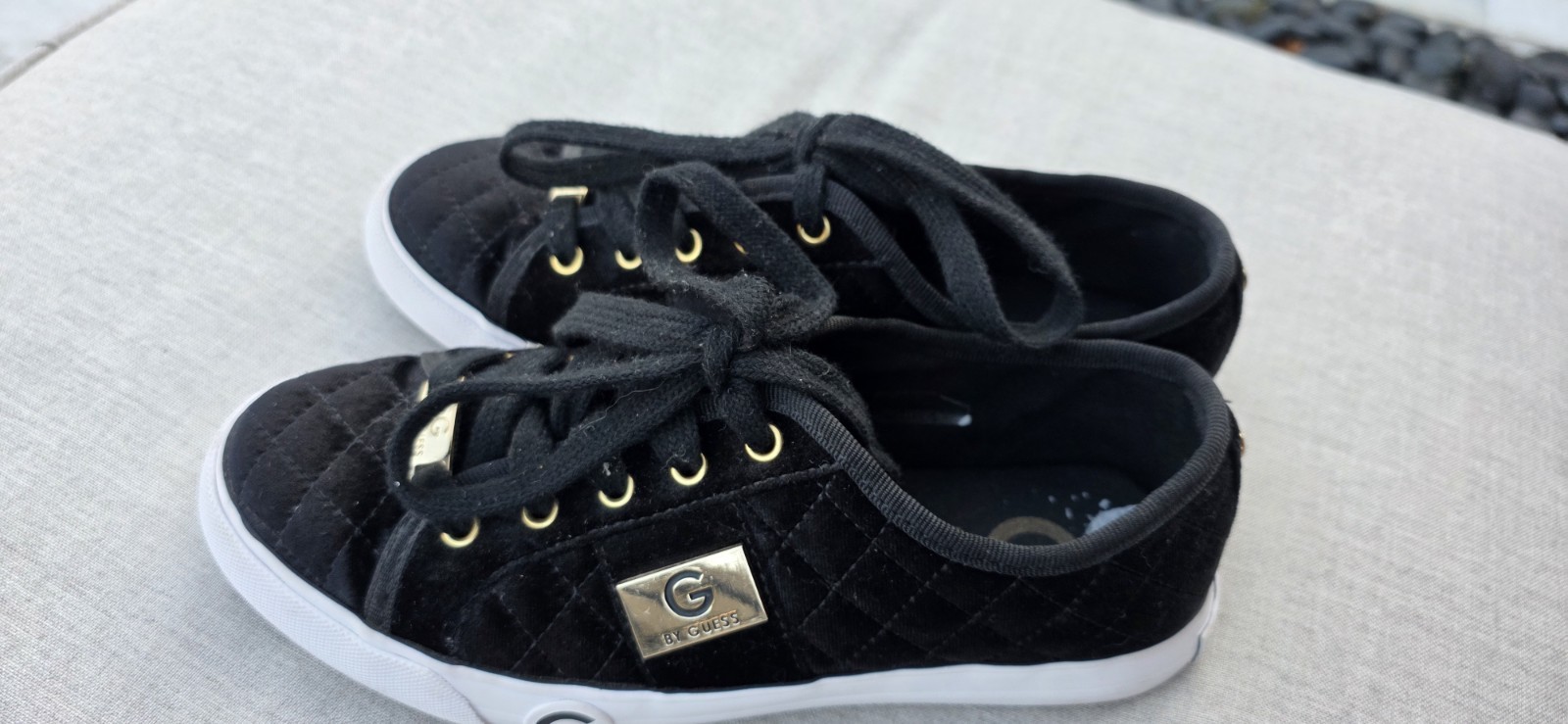 G by GUESS Los Angeles Byrone Black Quilted Textile Sneakers Gold Logo