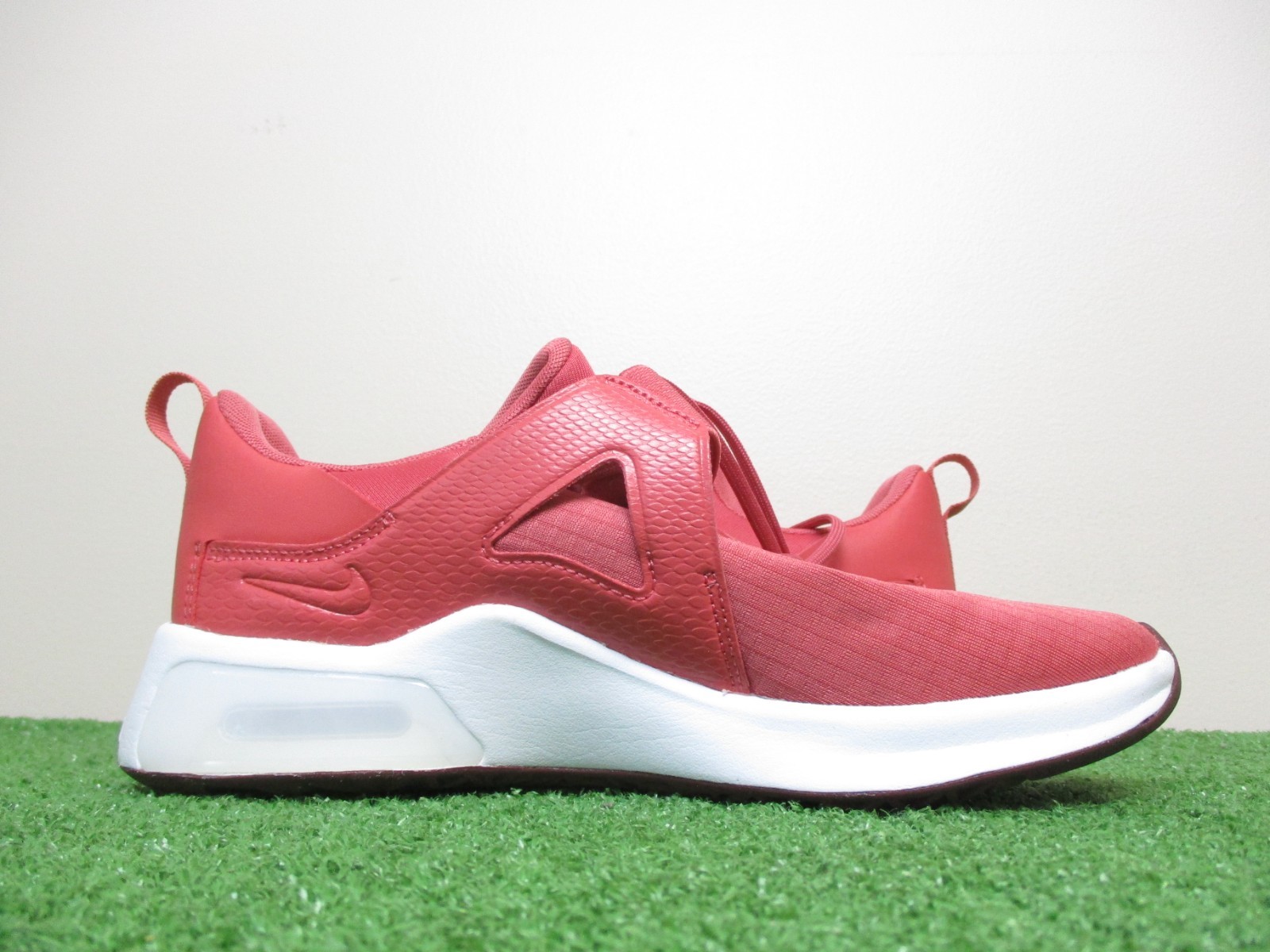 Nike Air Max Bella TR 5 Womens Size 7.5 Medium B Rose Burgundy DD9285-602