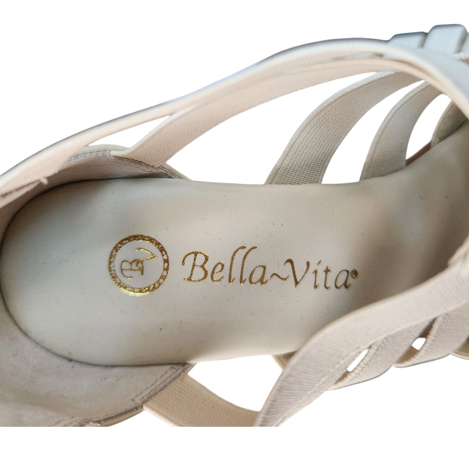 Bella Vita T-Strap Sandal Beige Women’s Size 6.5 Bohemian Beach