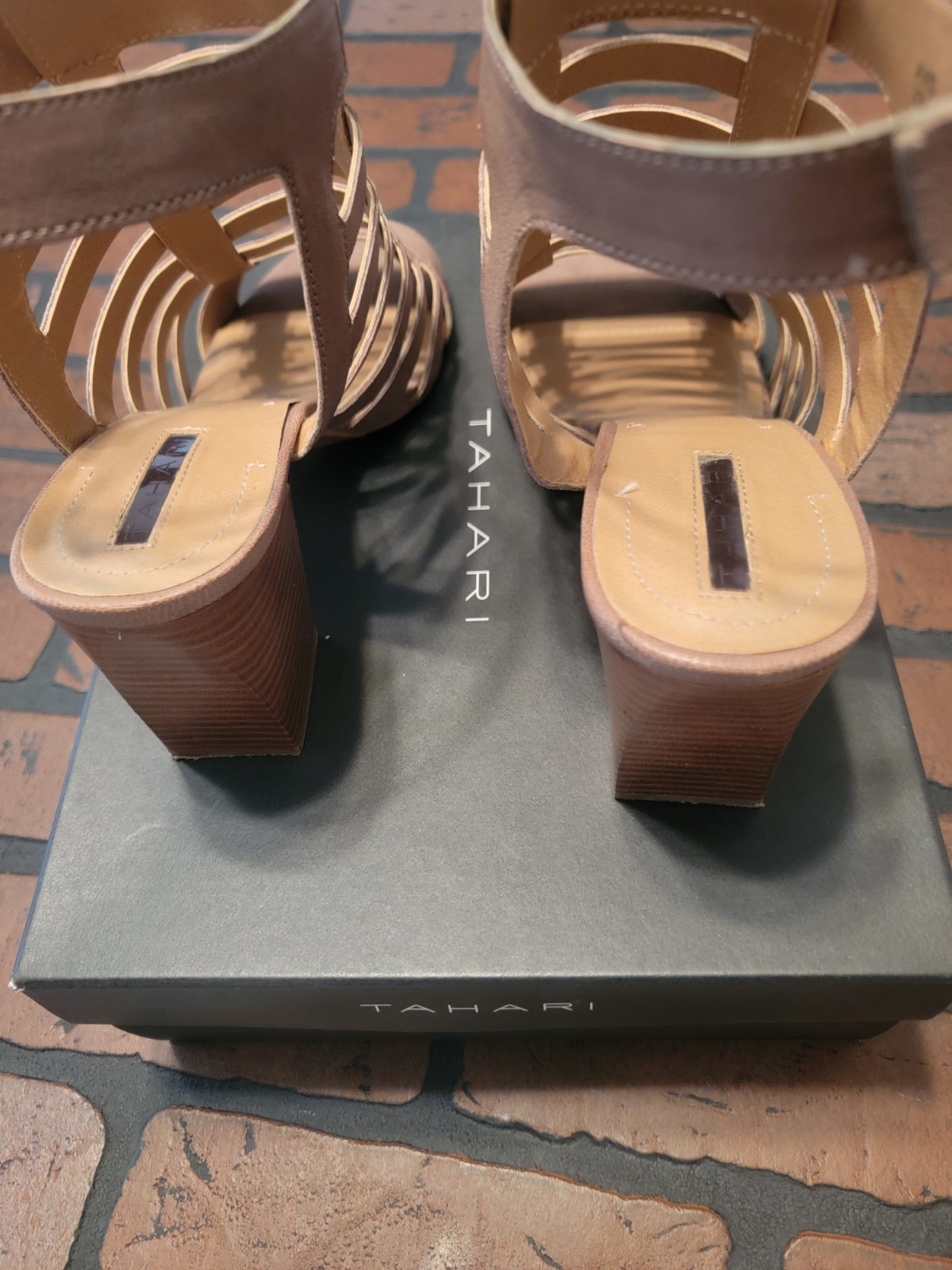 TAHARI Avid Sandal, Mushroom, Size 10 Strappy Leather Block Heel Ankle Buckle