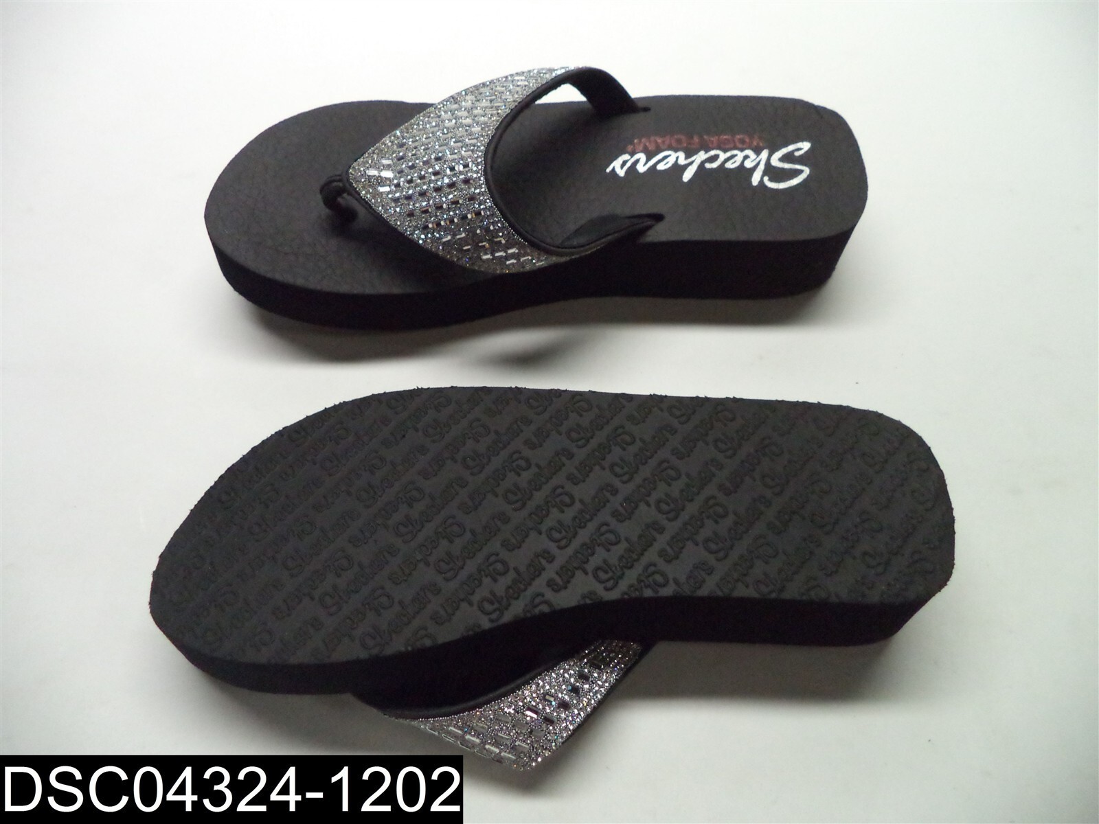 Size 7 Women’s Skechers Black & Silber Vinyasa Flip Flop Sandals 31601/BLK