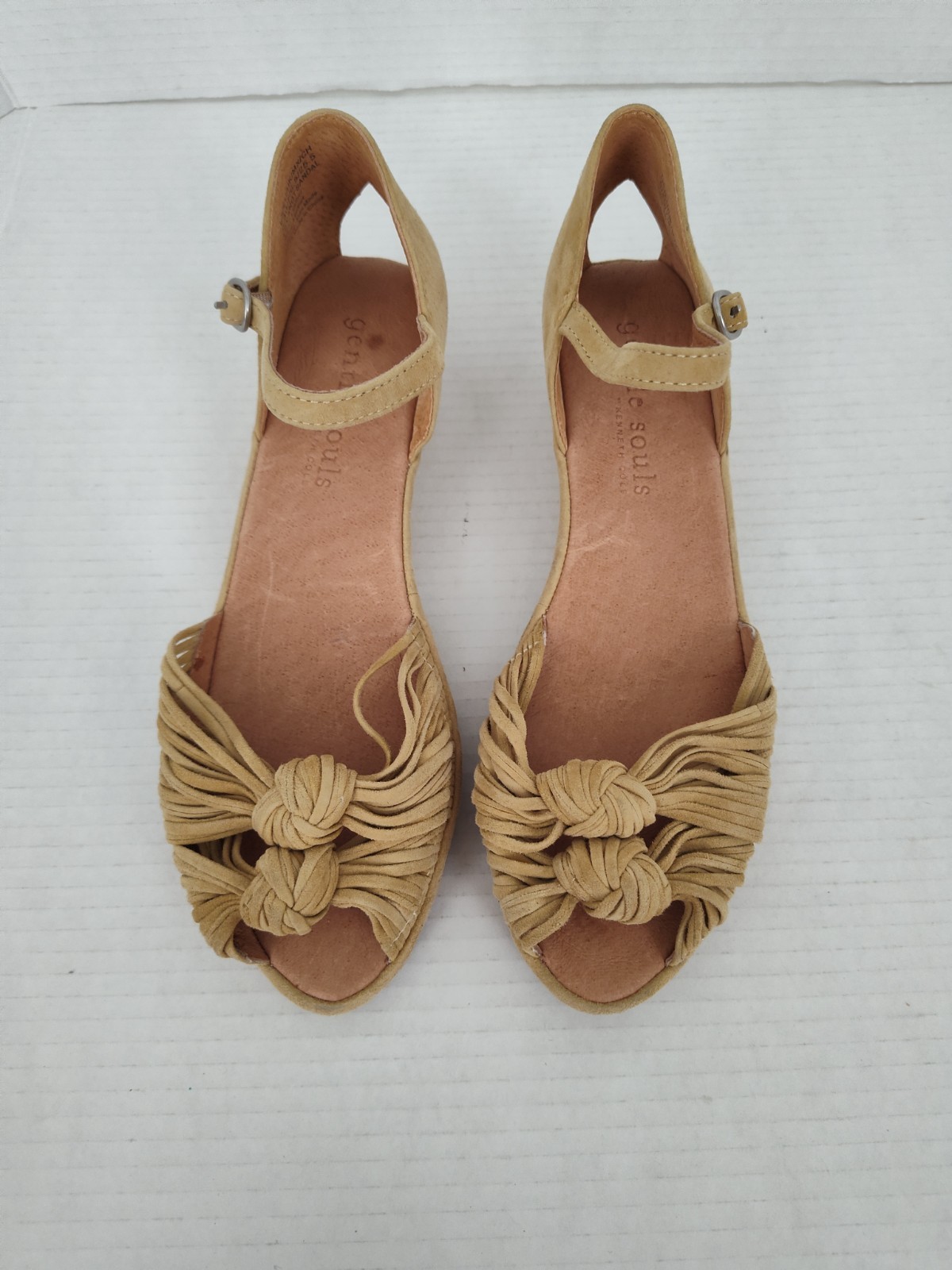 Gentle Souls by Kenneth Cole Lily Knot Wedge Sandals sz 9 Mustard Yellow Suede