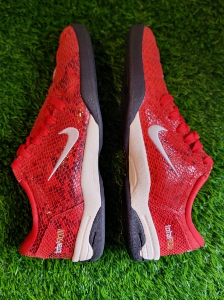 Nike Total 90 SE Fire Red Snakeskin Women’s Size 8 Indoor Soccer Shoe IB4204-600
