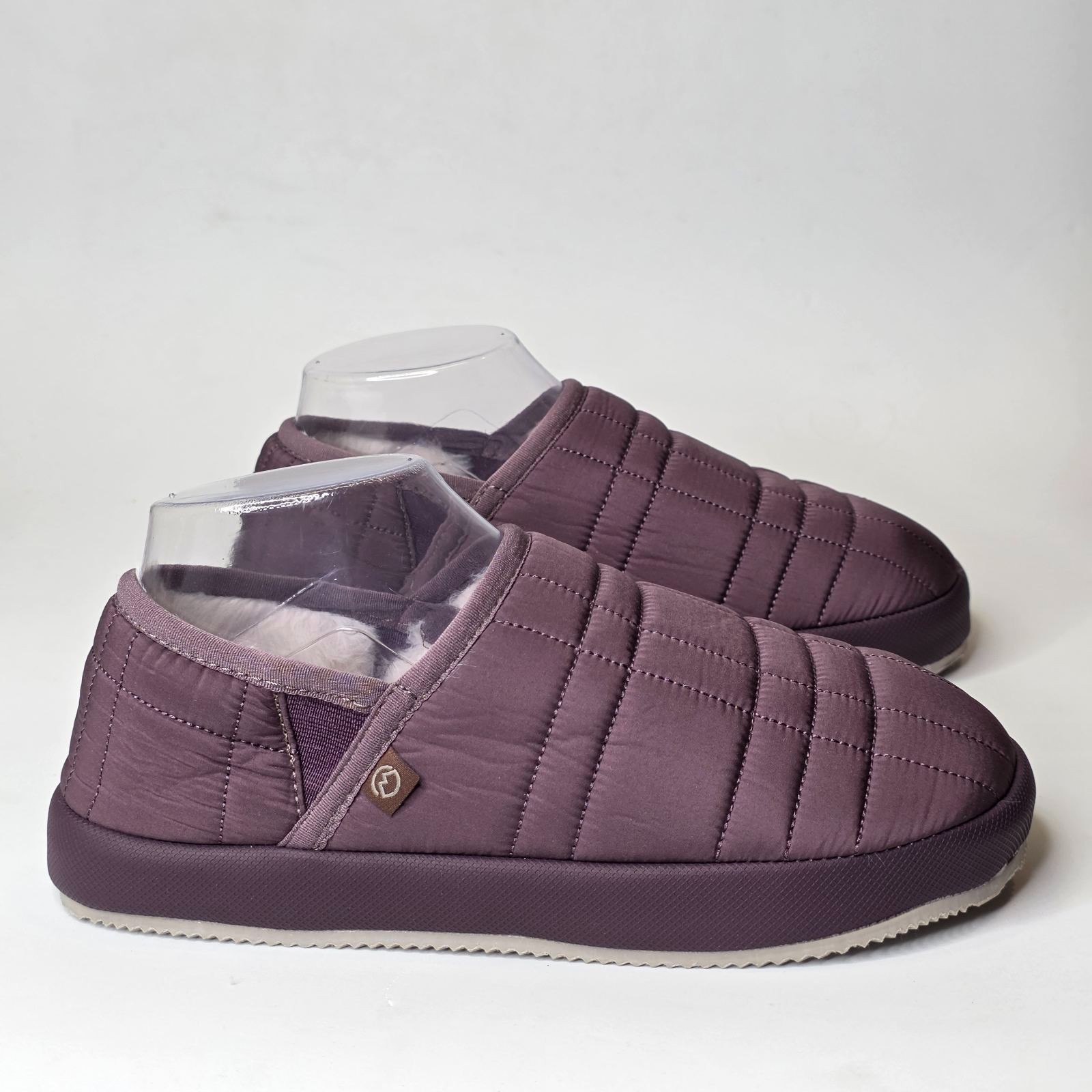 Magellan Outdoors Women’s Size 8 B Maroon Puffer Slippers Slip On Shoes