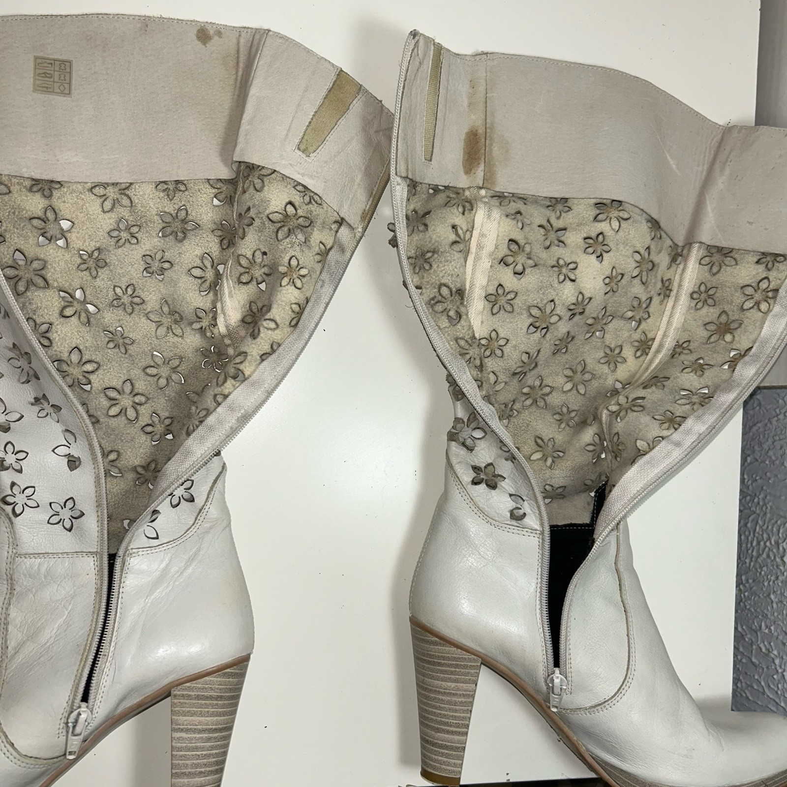 Madeleine Ivory Leather Eyelet Floral Stacked Platform Heel Zipper Boot 37 6.5