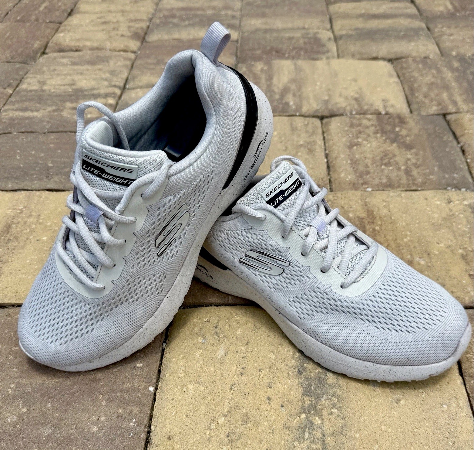 Sketchers Women’s 8M Sketch-Air Dynamight – So Sleek Lite-Weight Memory Foam