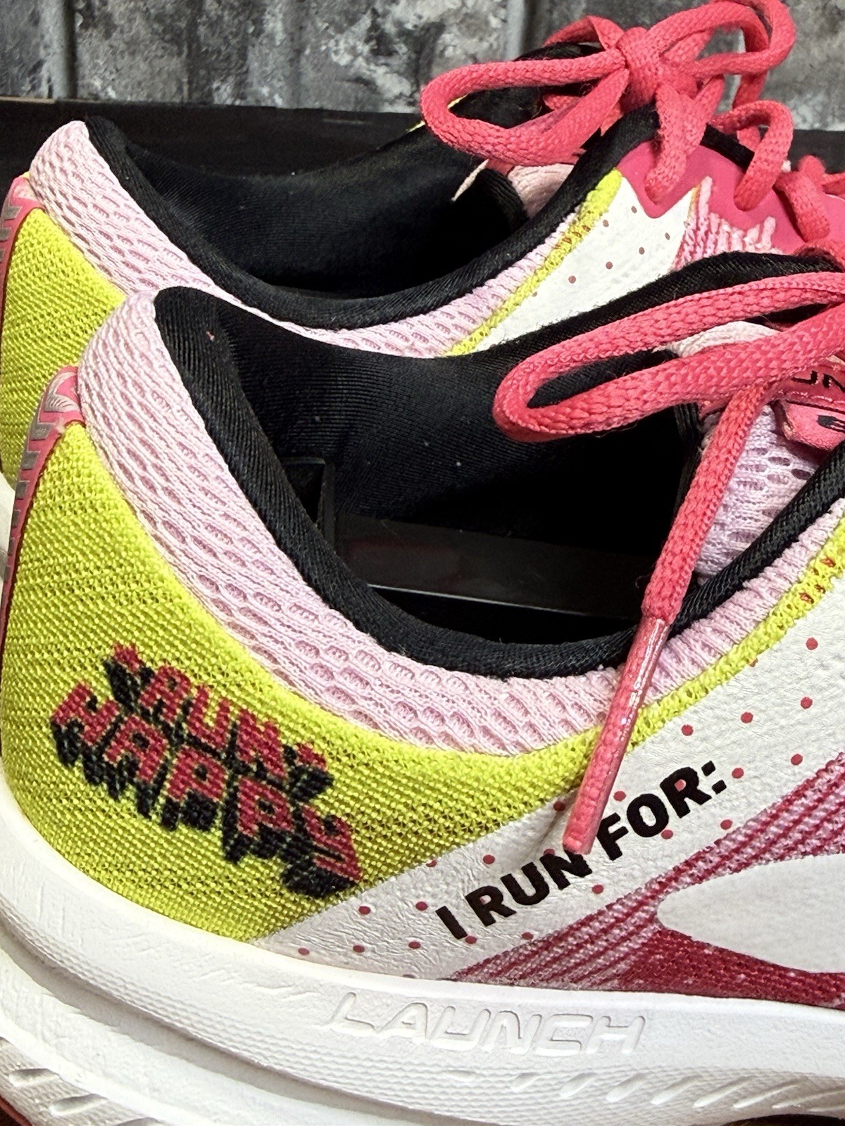 Brooks Launch 6 Women’s Pink/White/Yellow Low Top Lace-Up Logo Mesh Rubber