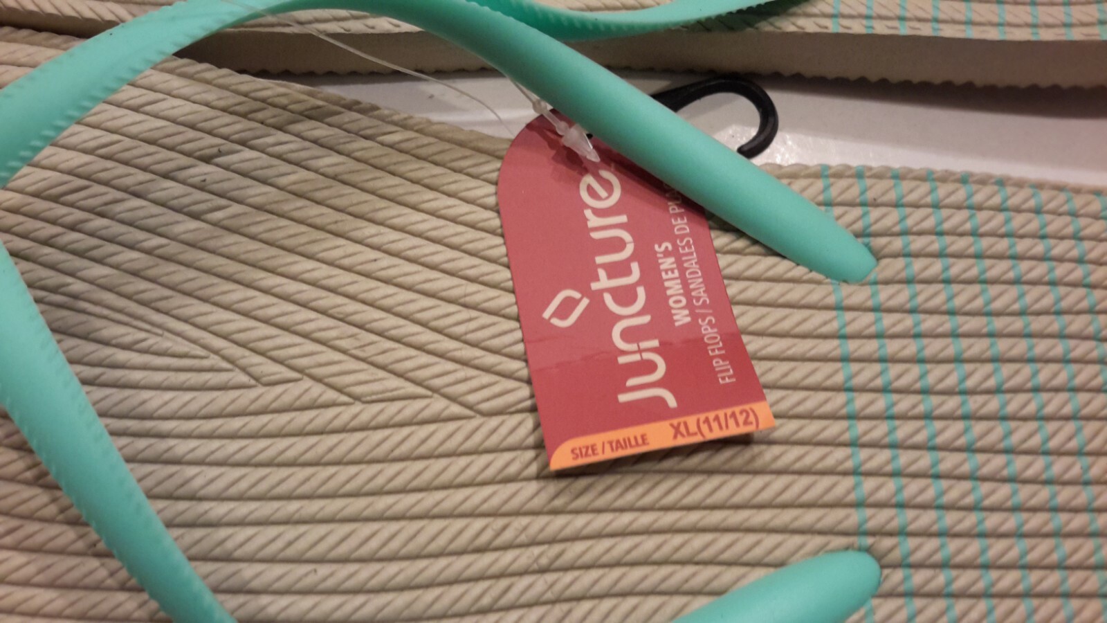 Juncture Women Rubber Flat Flip Flop Beige/Blue Beach Sandals Size XL (11-12)