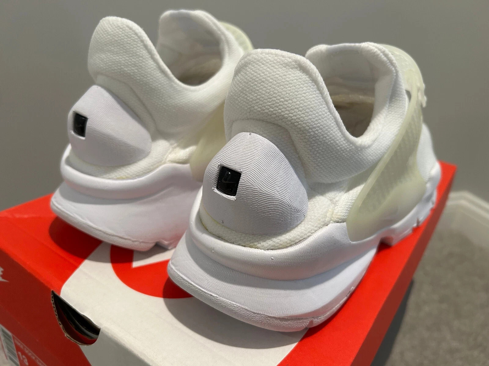 NIKE MENS SOCK DART KJCRD RUNNING SNEAKER WHITE BRAND NEW RETRO 819686-100