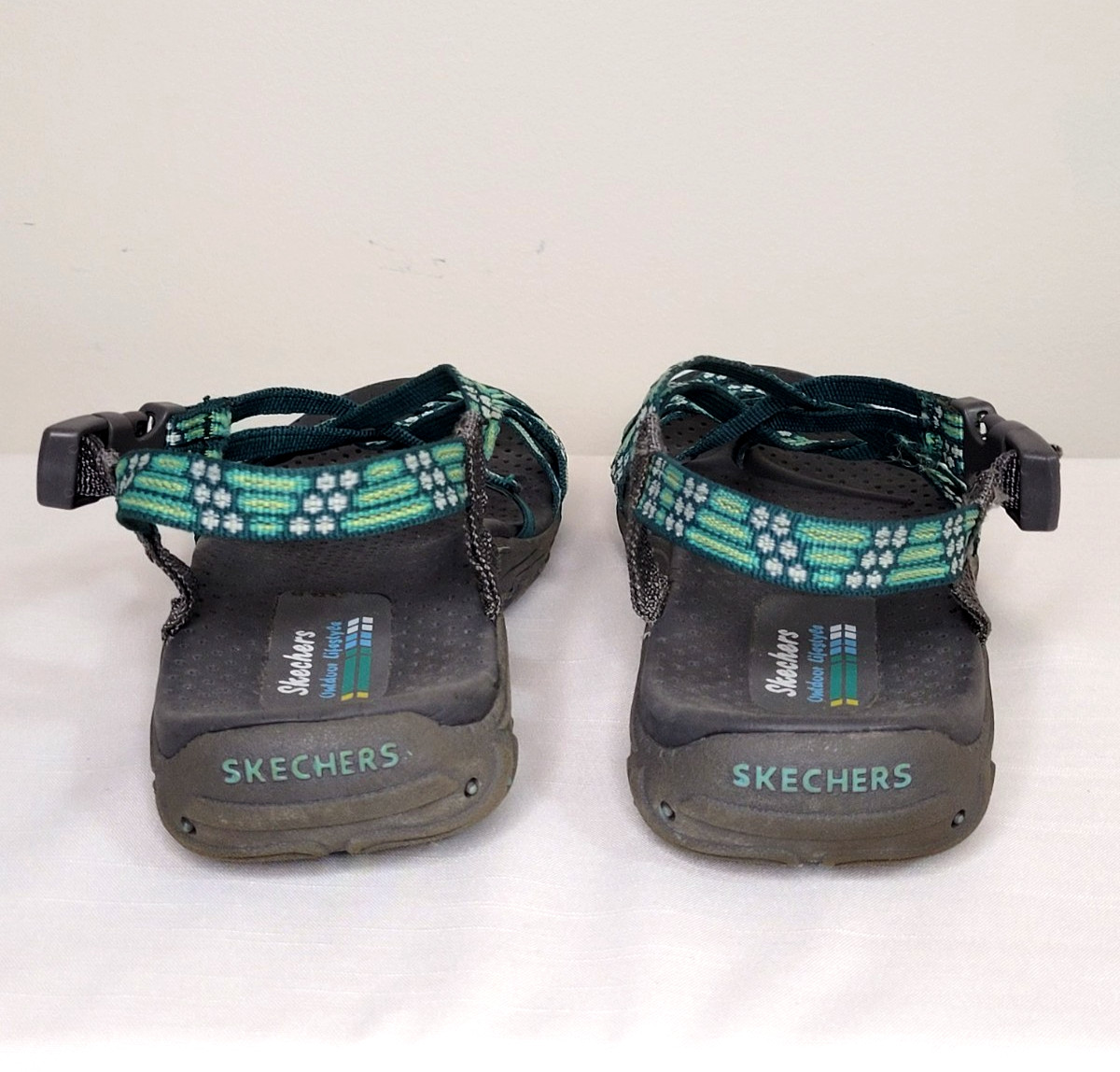 Skechers Outdoor Lifestyle Strappy Toe Loop Sandals Green Gray Women’s Size 9