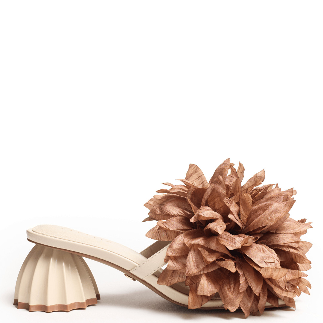 Cecelia New York Dahlia Oat Sandal with Taupe Floral Detail Size 8.5M New in Box