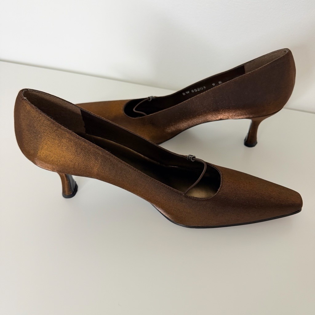 Stuart Weitzman Bronze Sparkle Lame Mary Jane Evening Kitten Heels Size 9