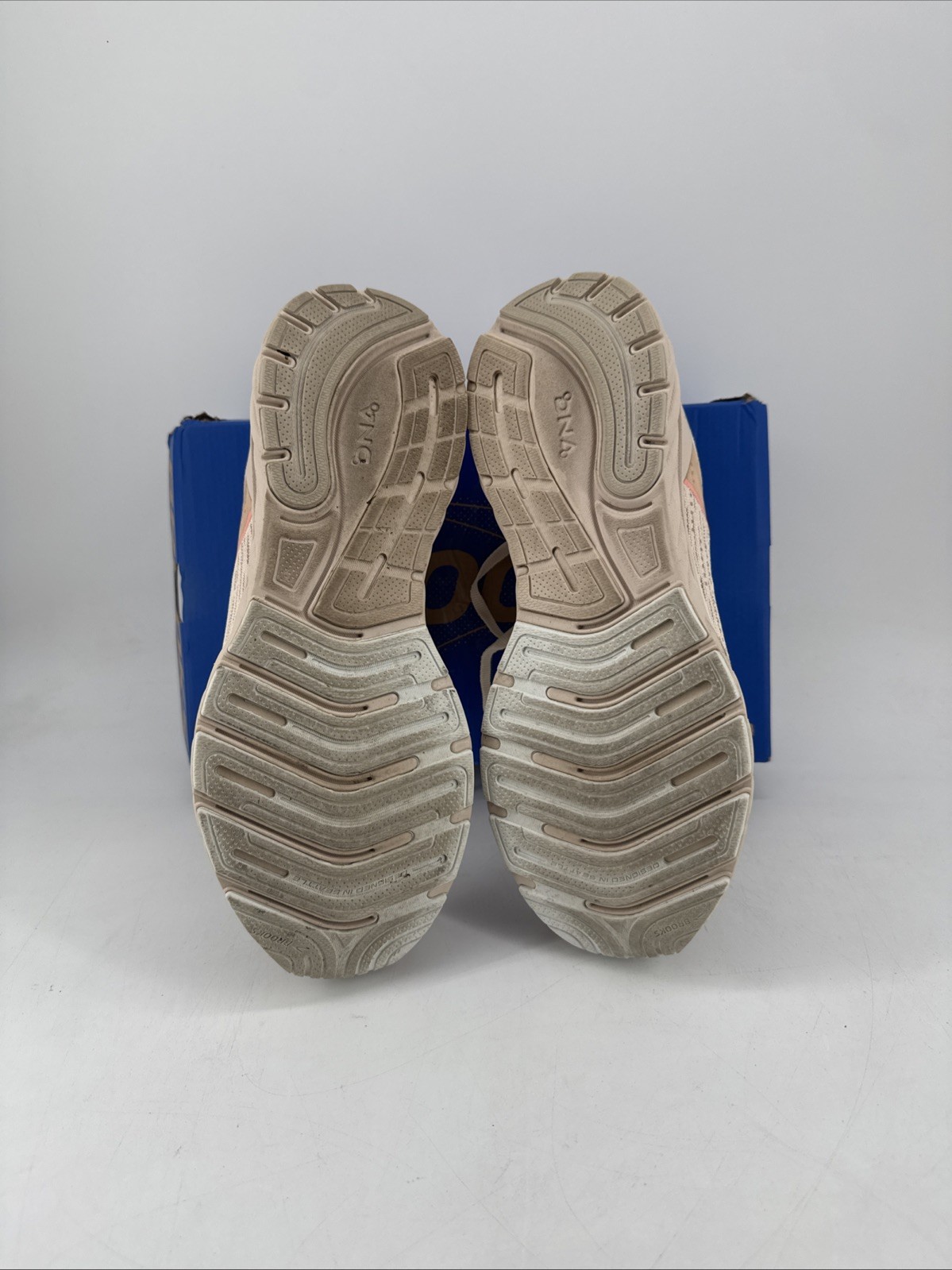Brooks Anthem 7 Women’s Size 9 Almond/Grey/Desert Flower Running Shoes(A609)