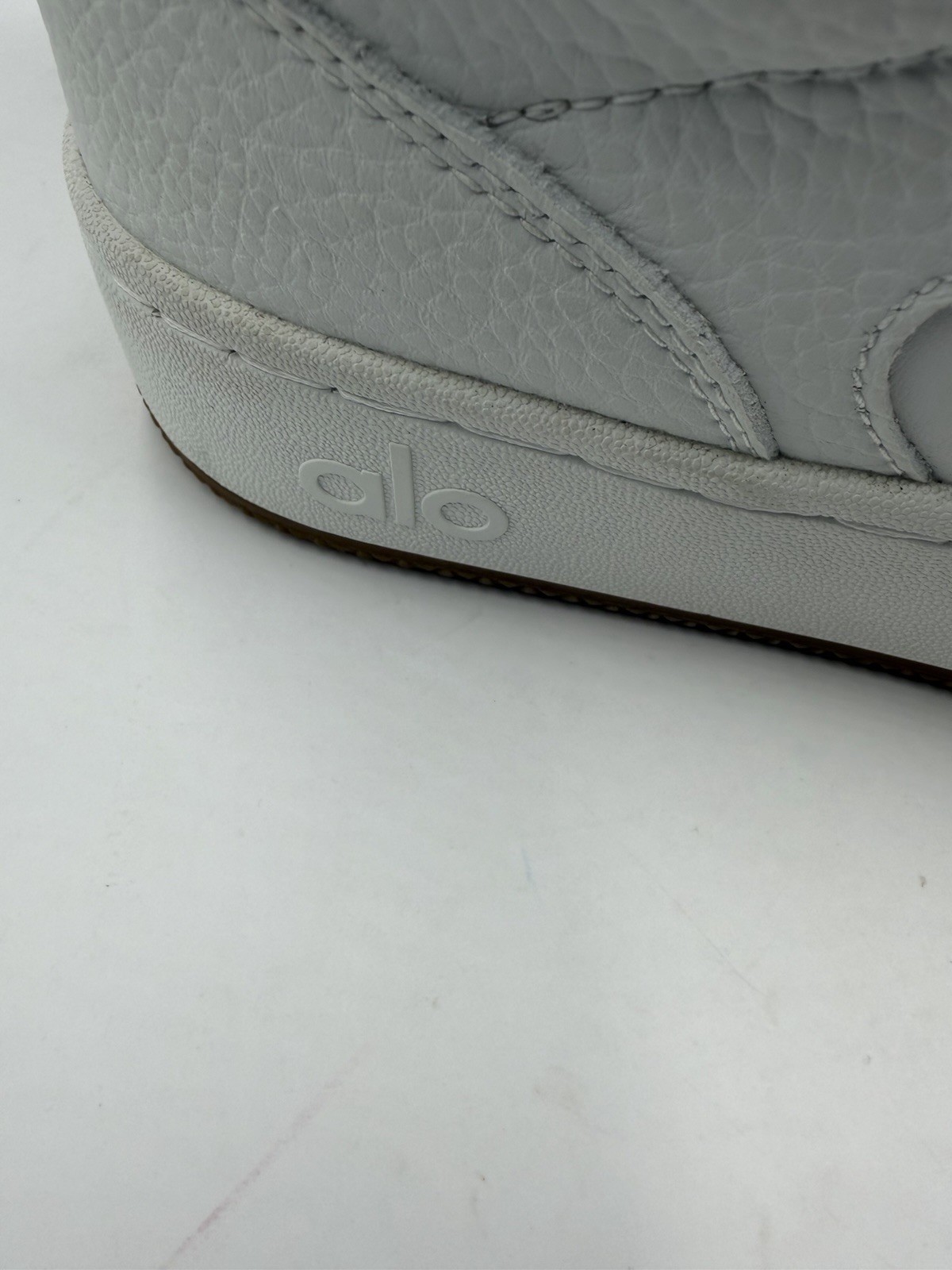Alo Yoga Recovery Mode Sneakers White Women Size 8