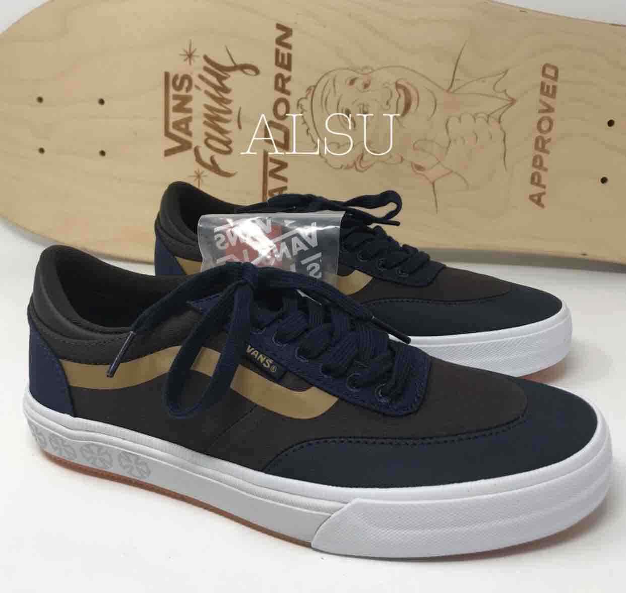 Sneakers Women’s VANS Gilbert Crockett Independent Dress Blues Size VN0A38COUHL