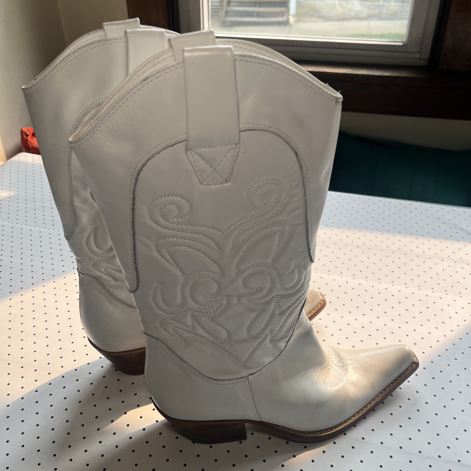 Western America Luxe Ivory Leather Cowboy Boots Women’s 8 Square Toe