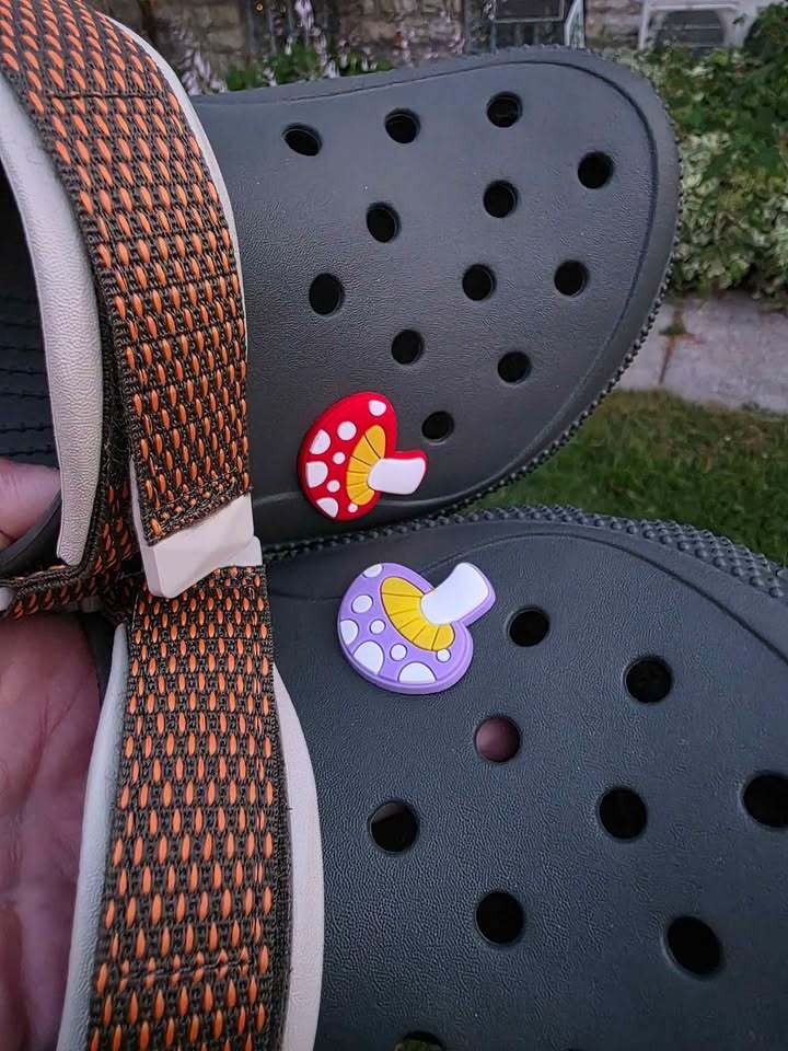 Crocs All-Terrain Platform Clogs Size 5M or 7W with Mushroom Jibbitz