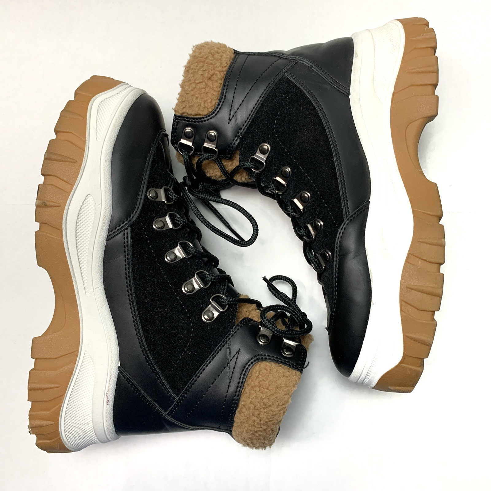 Women’s Black Hiking Boots 7.5 Shearling-look Collar Lug Bottom D-ring Eyelets
