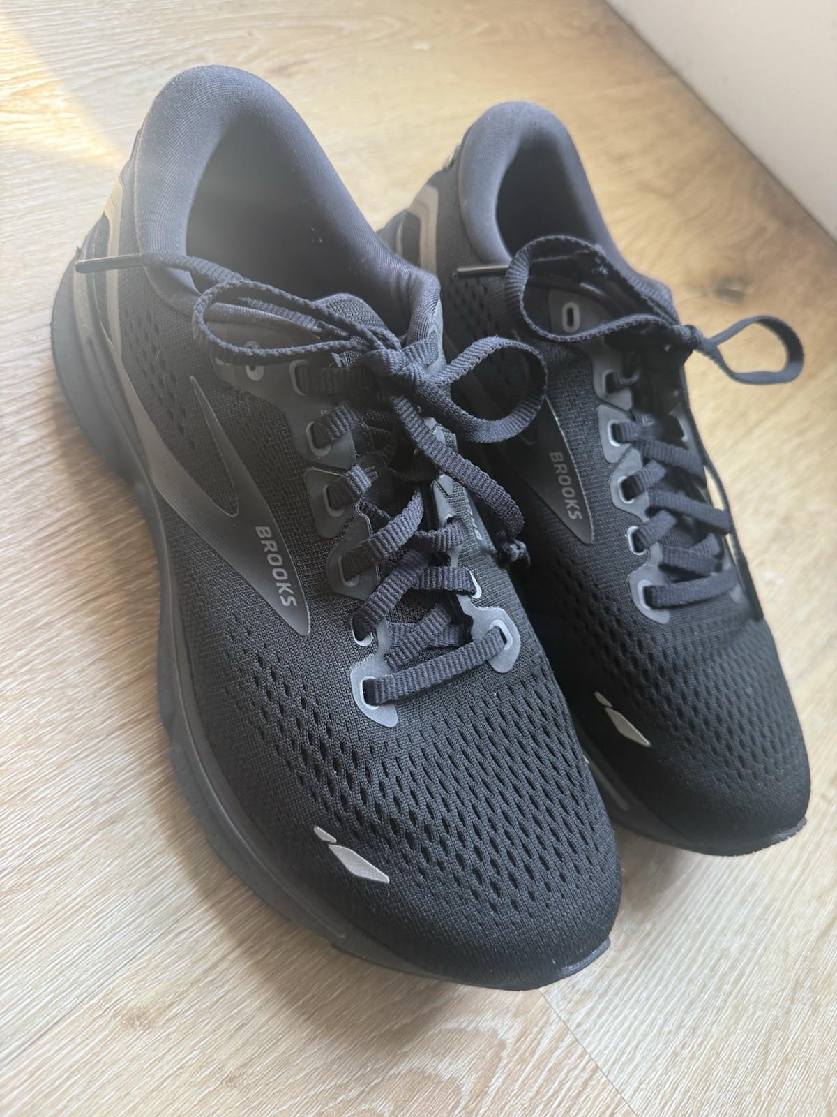 Brooks Ghost 15 Wide Black Ebony Mesh Lace-Up Sneakers Rubber Sole 7
