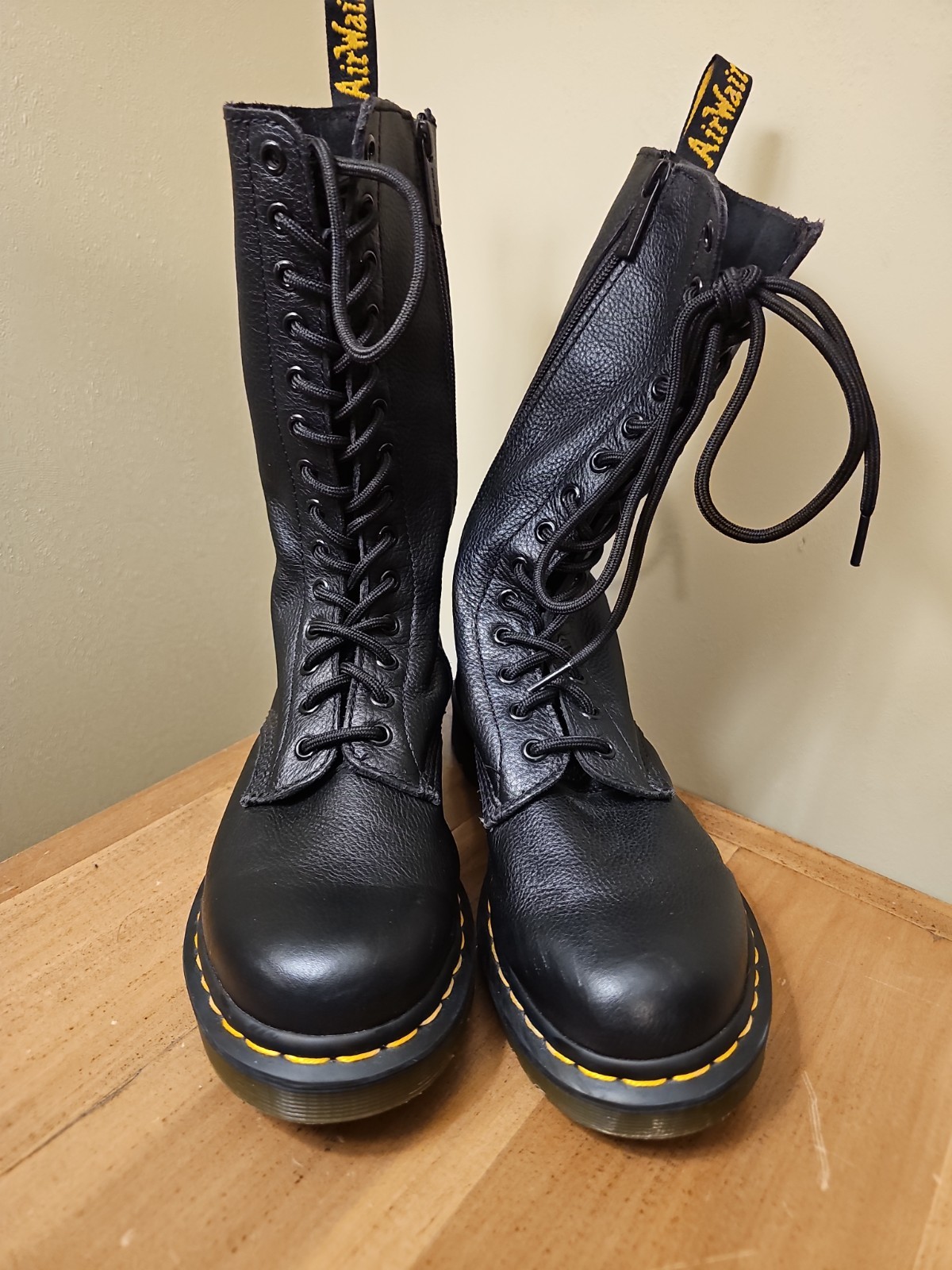 Dr. Martens 1B99 Lace Up/Side Zip 14 Eye Black Leather Boots Womens US 8 (NJ004)