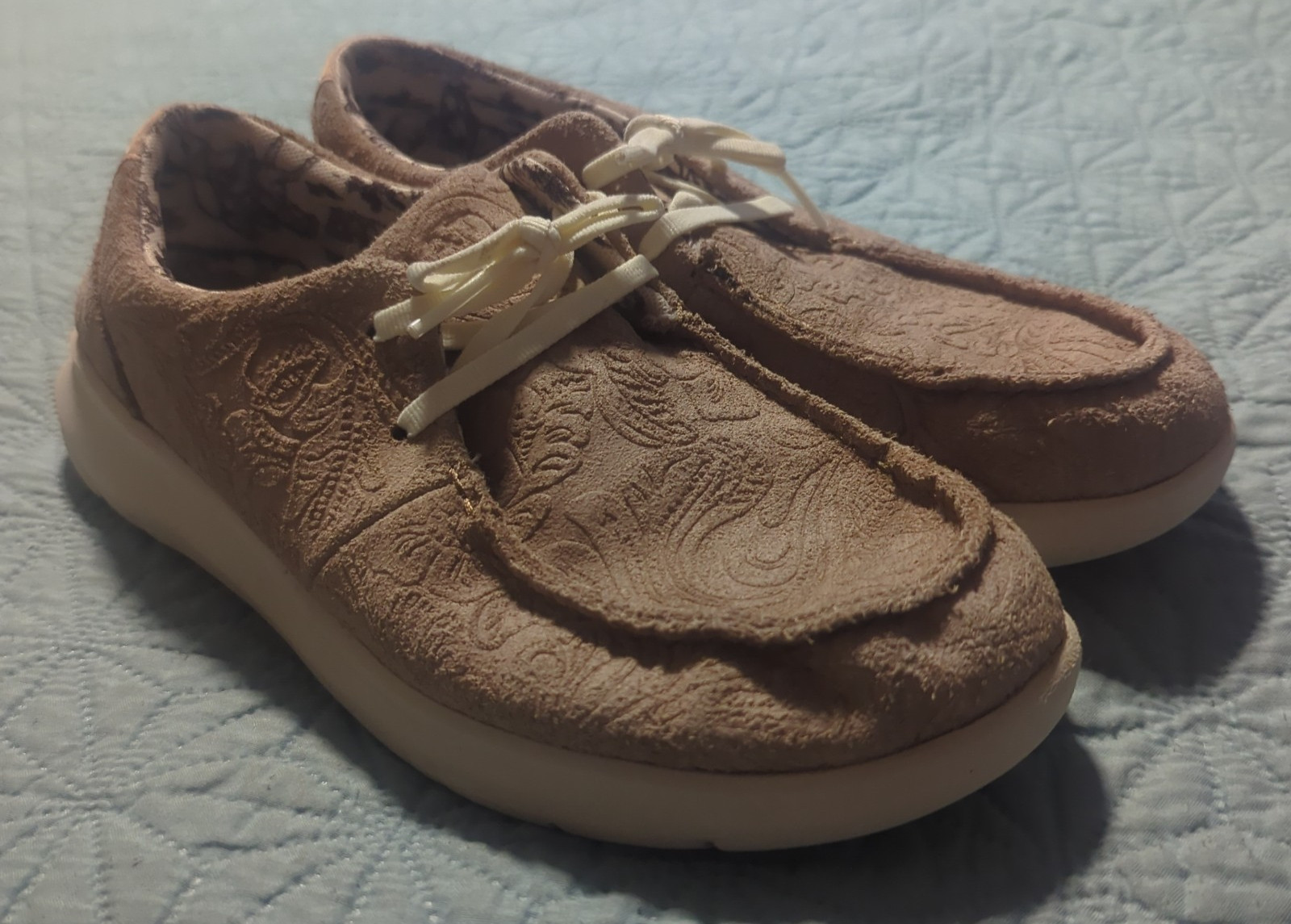 ARIAT HILO Floral Emboss Tan Suede Shoes Women’s Sz 9B Lightweight Comfort