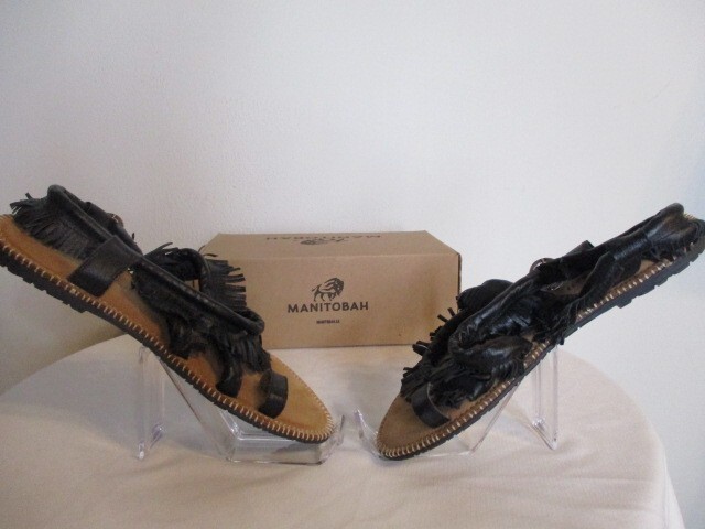 NIB Manitobah Wasaga Fringe Leather Toe Ring Buckle Sandals in Black Size 11