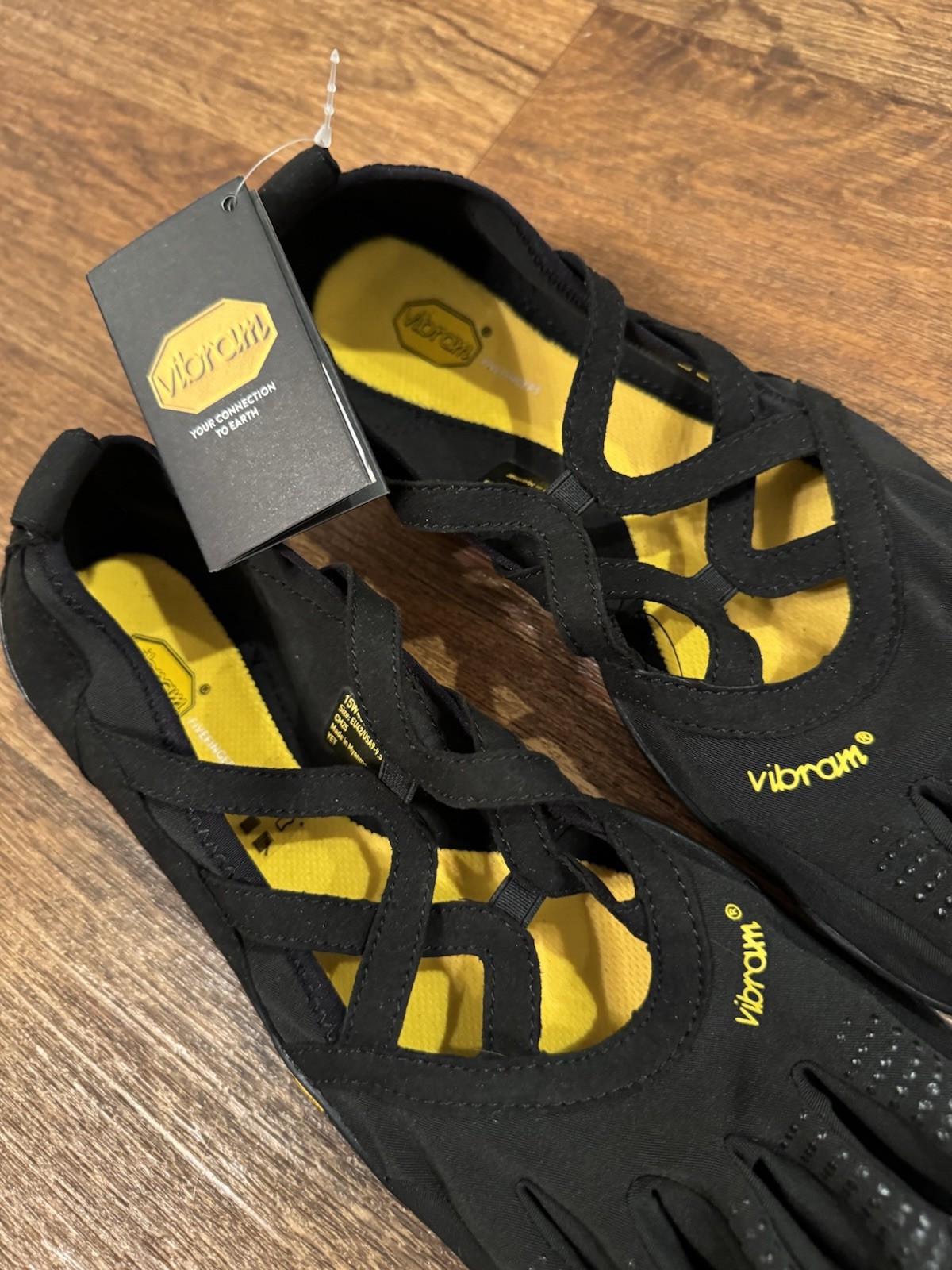 BRAND NEW Vibram Fivefingers Alitza Loop Shoes Womens Size EU 42 US Black 9-9.5