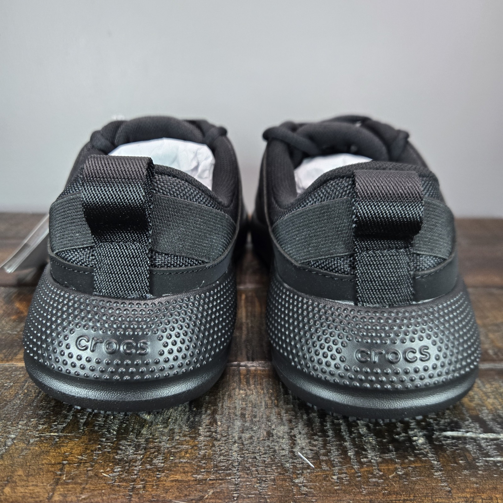 Crocs On The Clock Work Sneaker Womens Size 8.5 Black Slip Resistant Kitchen