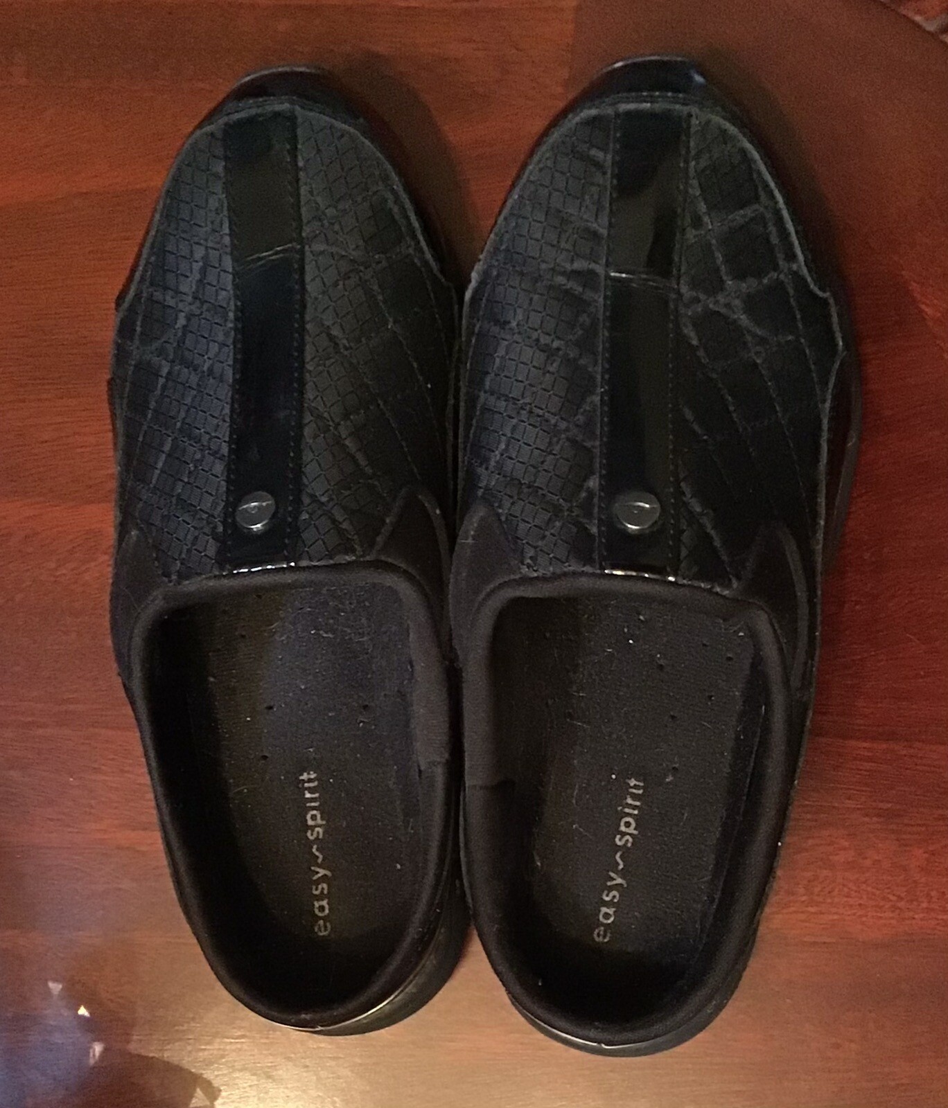 6.5 WW Easy Spirit Travel Time Quilted Textile Patent Leather Black Clogs