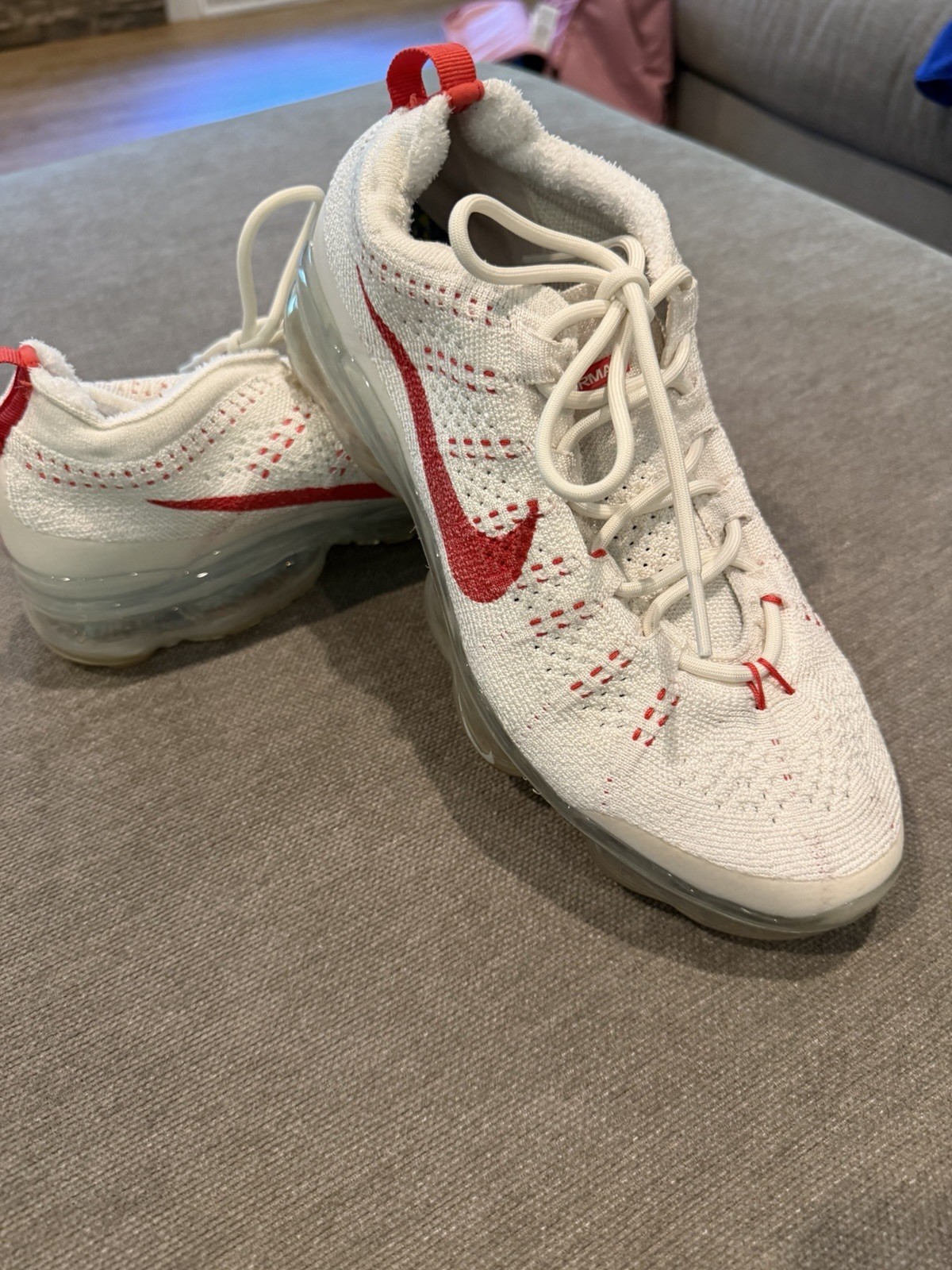 Nike Air VaporMax Women’s 8.5 Low Top Lace-Up Knit Sneakers White/Red
