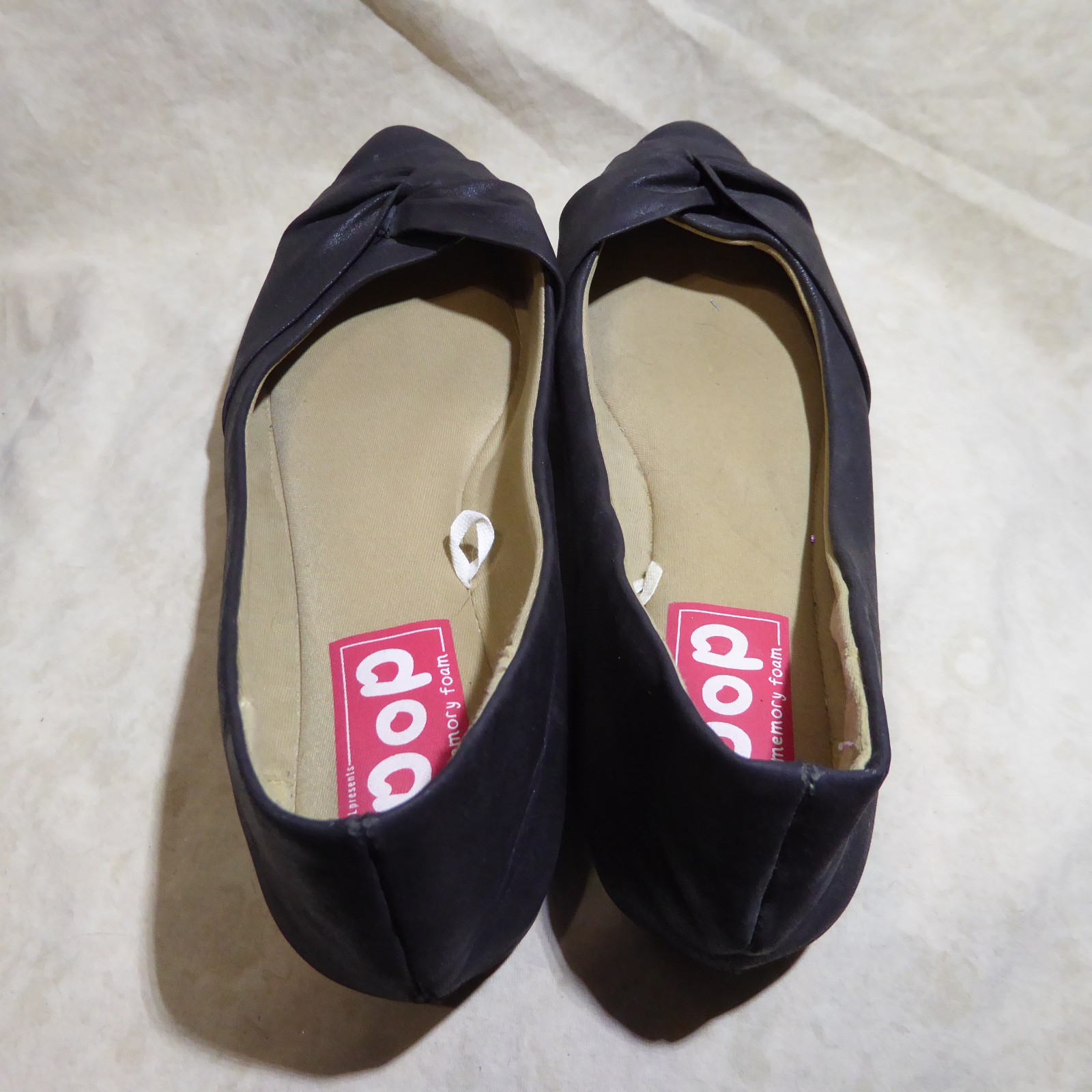🩰 POP Pointy Cushioned Ballet Flats sz 8.5 M Black Leatherette; Twisted Bows
