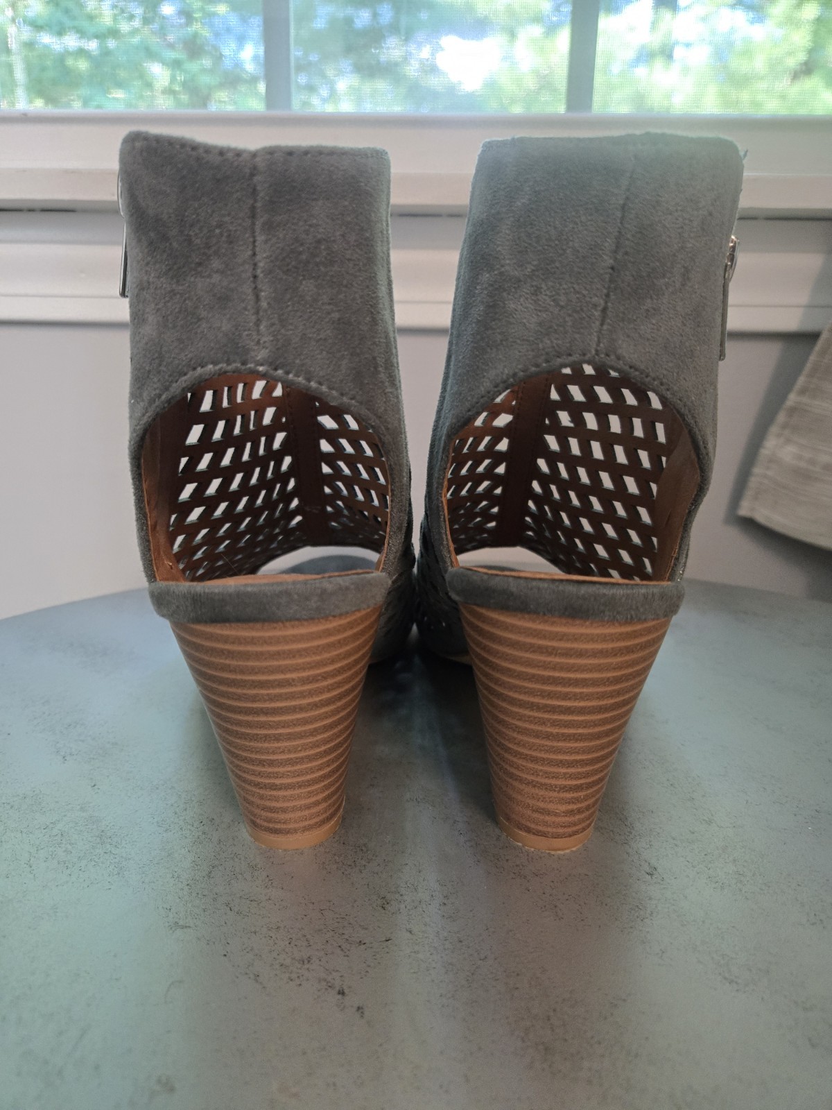 Charlotte Russe Blue Suede Cut-Out Open Toe Sandals Zip Closure Size 7