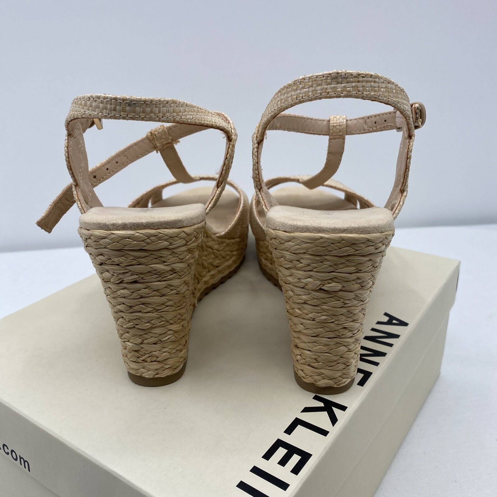 Anne Klein Womens Waves Beige Raffia Wedge Sandals 8 Medium (B,M)