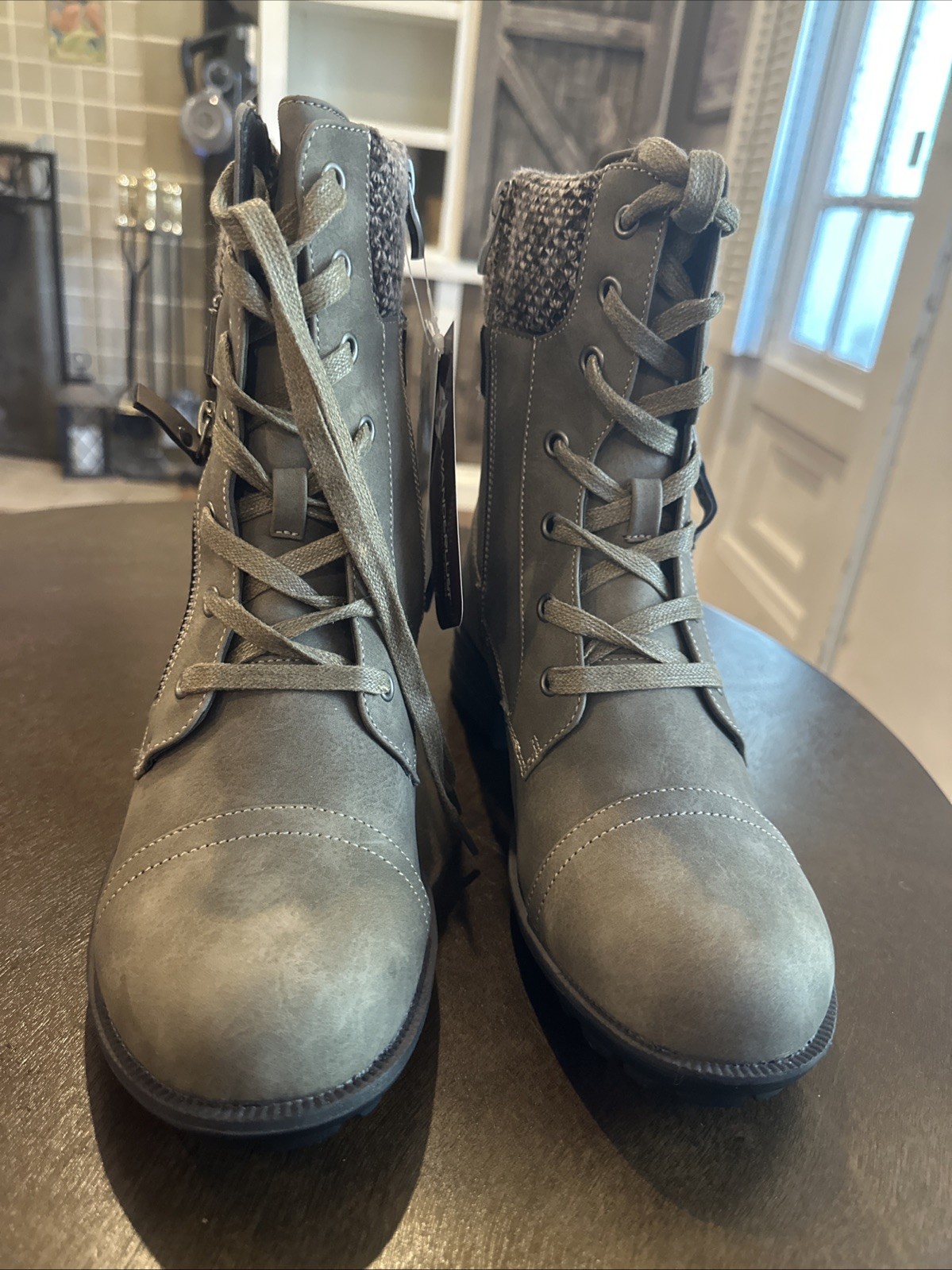 Wanderlust Womens Combat Boots Size US Size 9 Gray Waterproof Lace Up Vegan