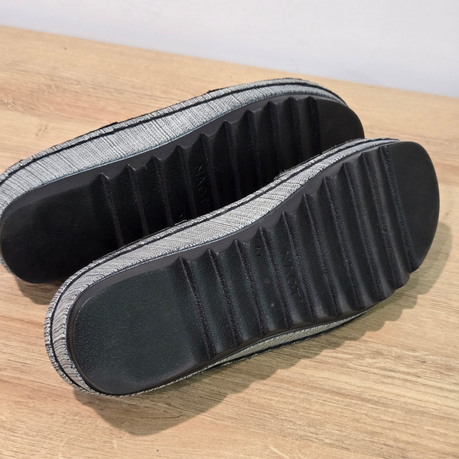 Naot Ardisia Slide Sandals Womens 41/10-10.5 Black Leather Comfort Shoes 234344