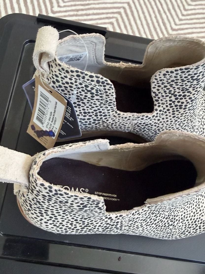 TOMS Women’s Kallie Wedge Booties in Mini Cheetah Print Suede size 8