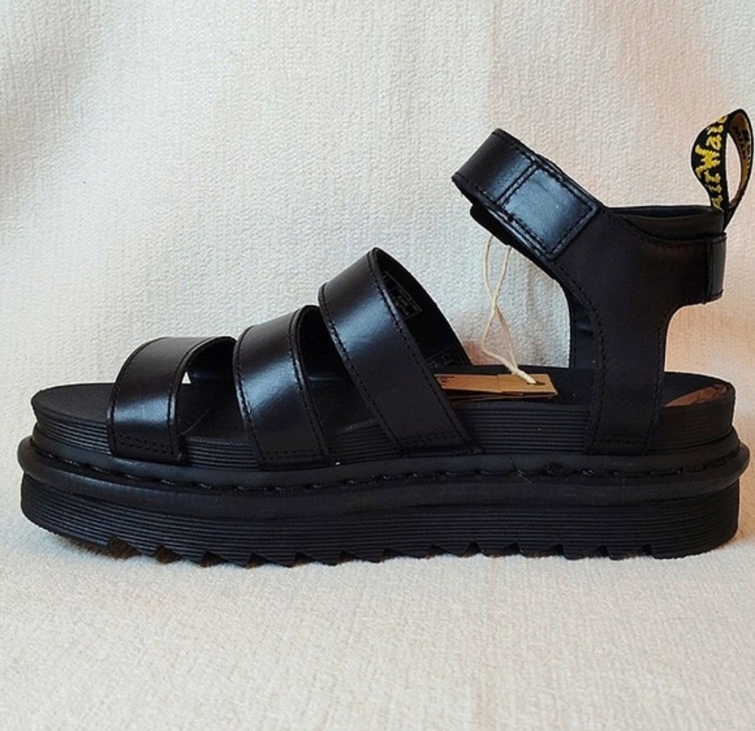Dr. Martens Blaire Platform Strap Sandals. Size 8
