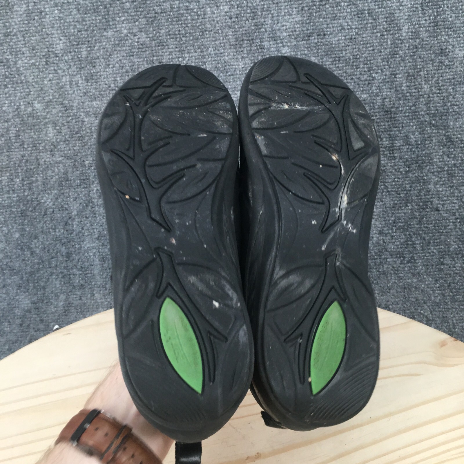 Earth Shoes Womens 9.5 B Amity Slip On Black Leather Casual Round Toe Comfort