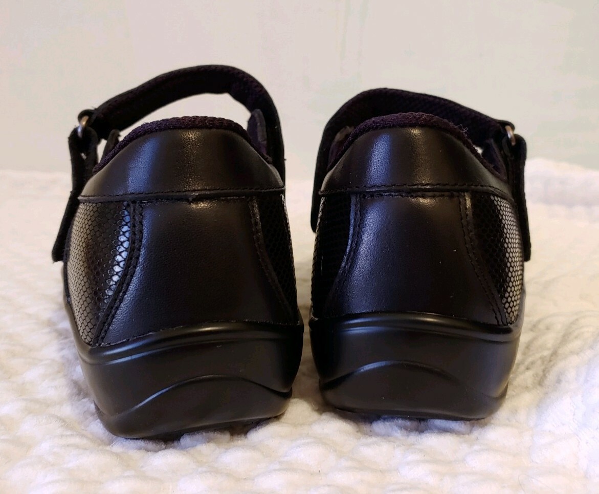Orthfeet Women’s Mary James Size 9 with 1/8 Spacer Black Leather NWOT