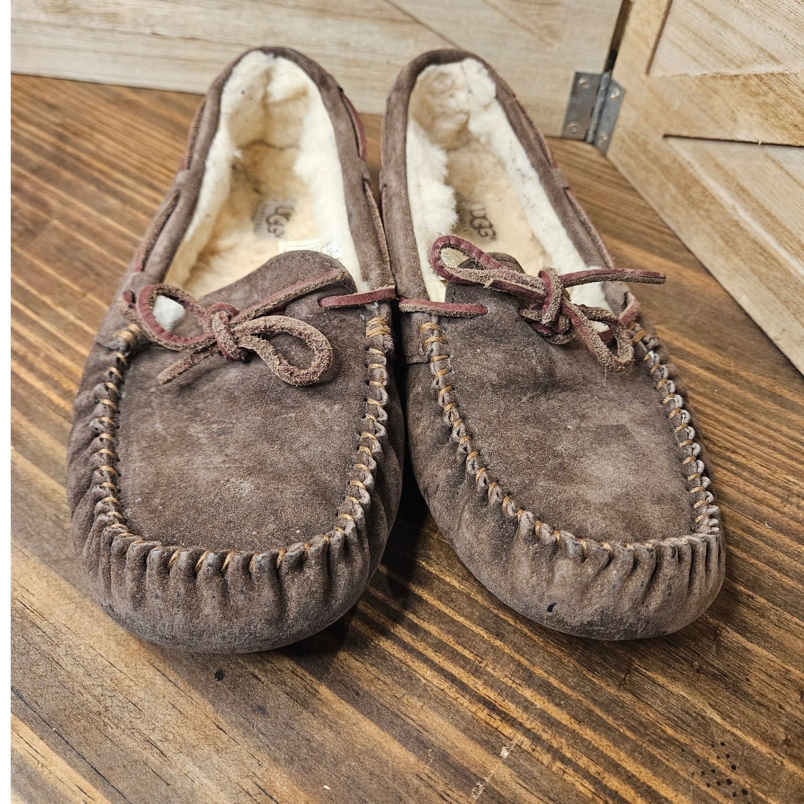 UGG Dakota Discontinued Tobacco Fully Lined Shearling Moccasins Sz 7 #497