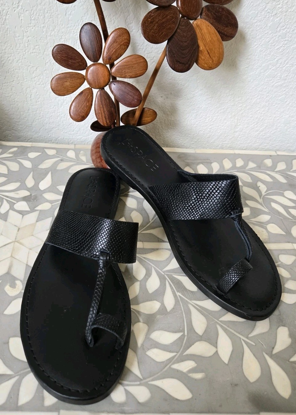 New L*Space Miramar Leather Sandals In Black Snake Toe Loop Sz 40 EU -US 9